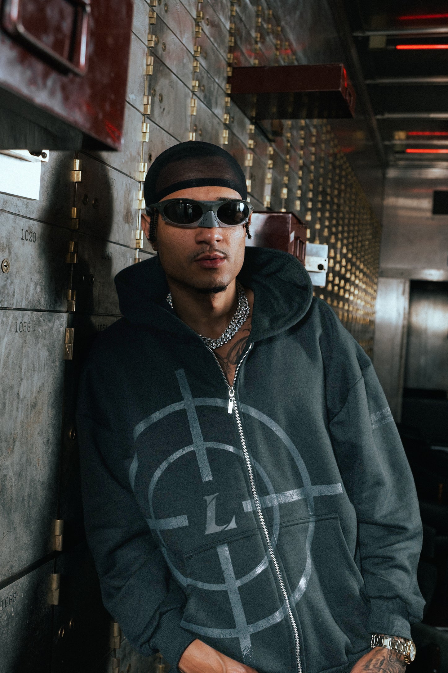 TARGET ZIP HOODIE GRAY