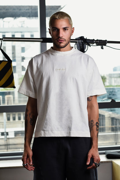 ESSENCIAL TEE OFF-WHITE
