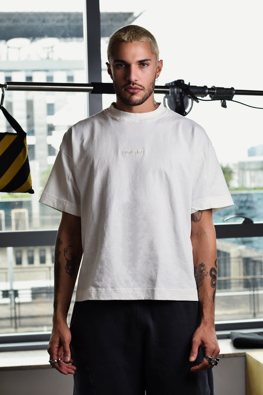ESSENCIAL TEE OFF-WHITE