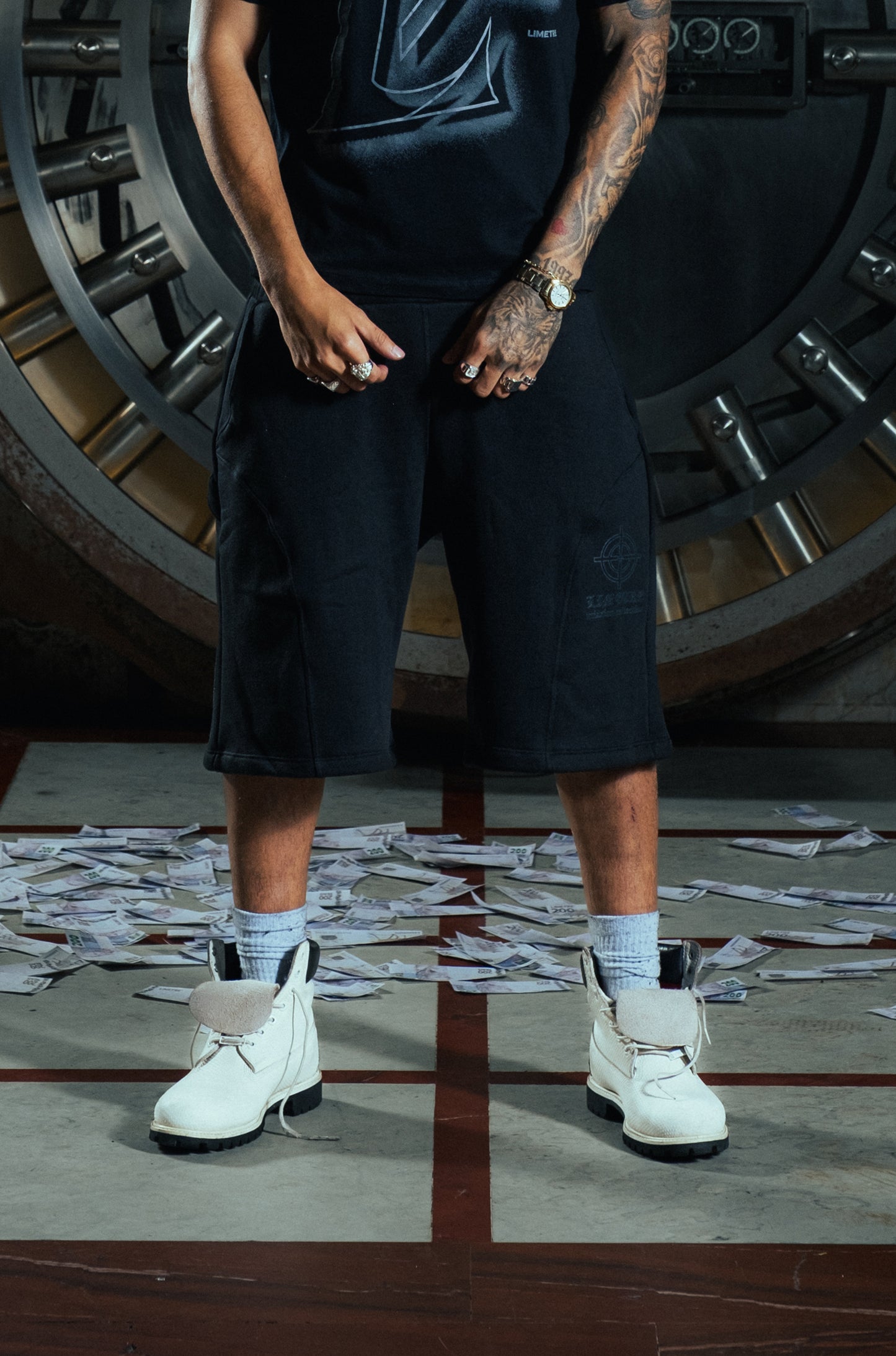 TARGET BAGGY SHORTS BLACK